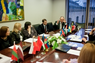На заседании Международного круглого стола в БМА. Рига. 07.12.2011.